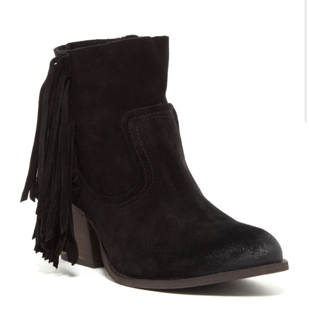 Black suede Steve Madden booties w/ fringe